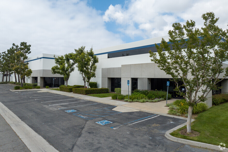 11778 San Marino St, Rancho Cucamonga, CA for lease - Primary Photo - Image 1 of 5