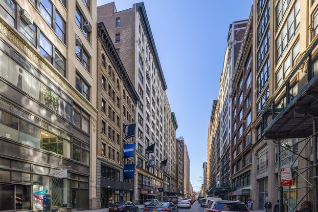 More details for 138 W 25th St, New York, NY - Retail for Lease