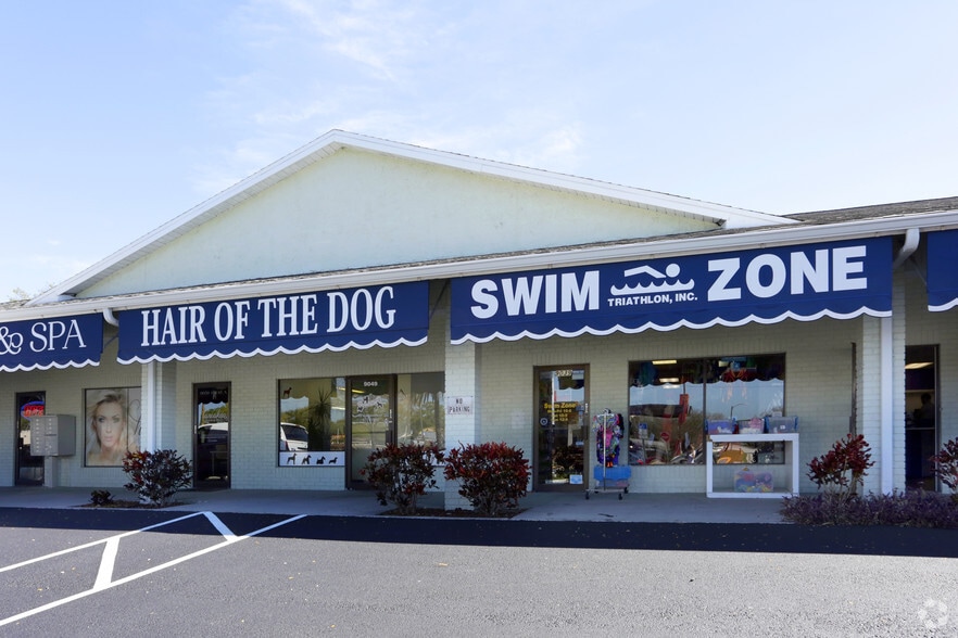 9001-9099 4th St N, Saint Petersburg, FL à louer - Photo du bâtiment - Image 3 de 4