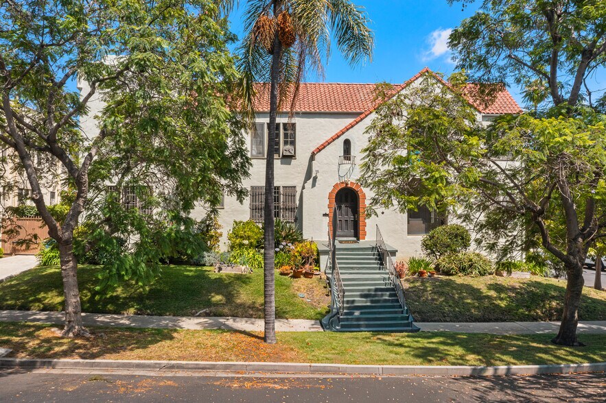 1040 S Longwood Ave, Los Angeles, CA à vendre - Photo du bâtiment - Image 3 de 43