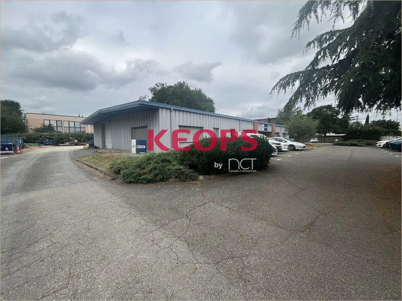 Flex dans Toulouse à louer - Photo du bâtiment - Image 1 de 9