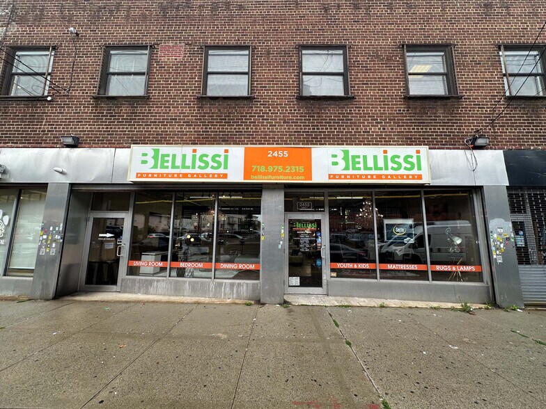 2455 McDonald Ave, Brooklyn, NY à louer - Photo du bâtiment - Image 2 de 2