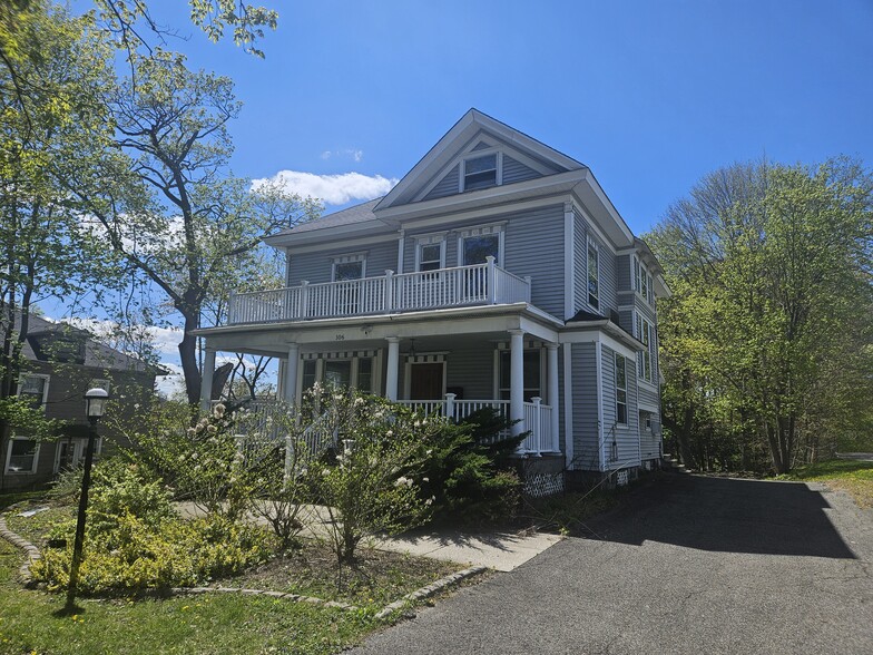 21-Unit Value-Add | Reposition & Resale portfolio of 4 properties for sale on LoopNet.ca - Building Photo - Image 3 of 8