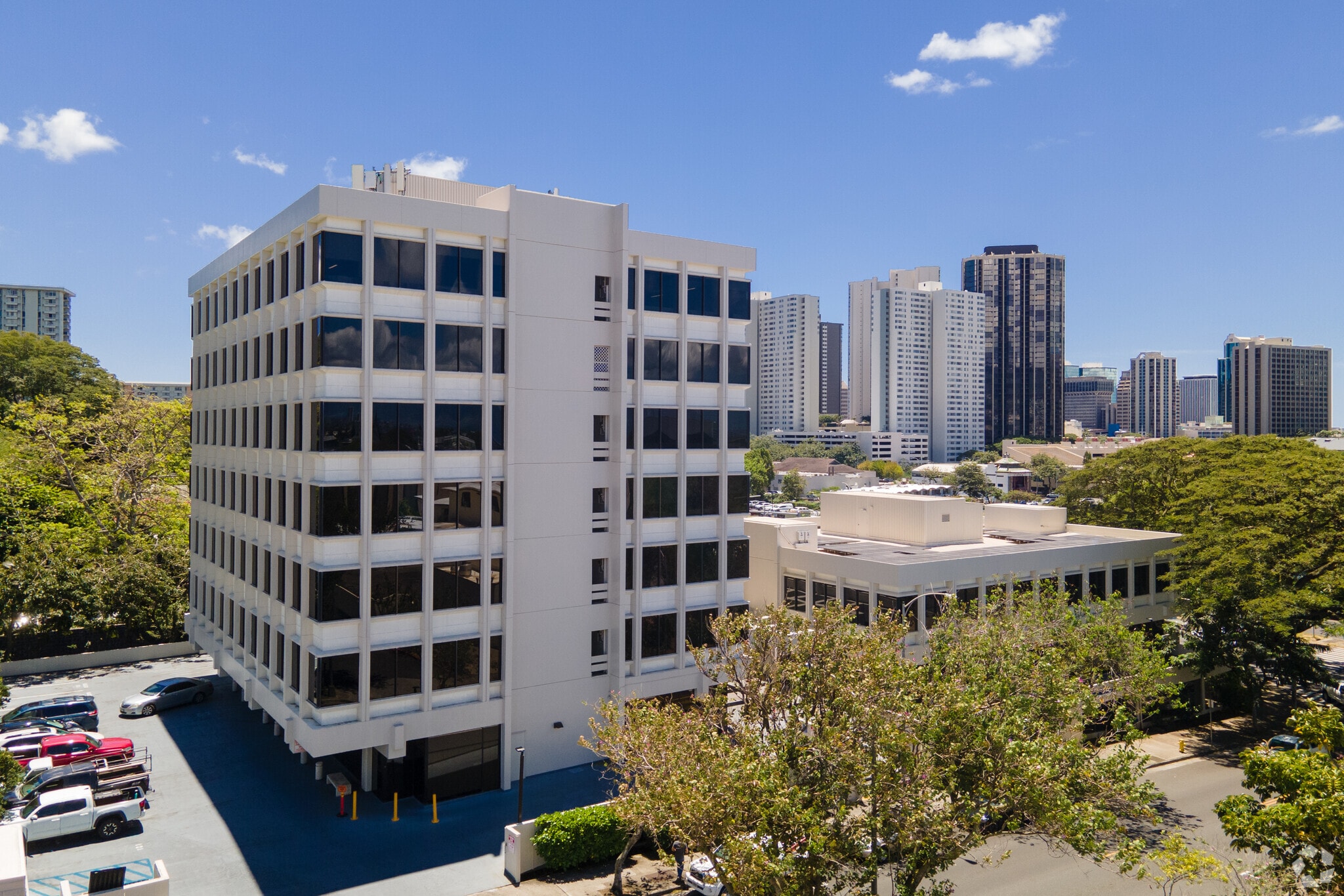 200 N Vineyard Blvd, Honolulu, HI for lease Primary Photo- Image 1 of 12