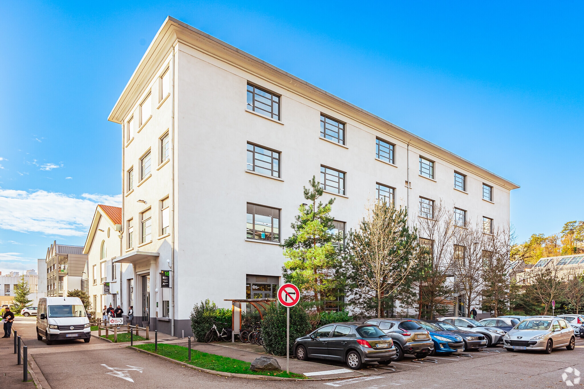 Office in Lyon for lease Primary Photo- Image 1 of 2