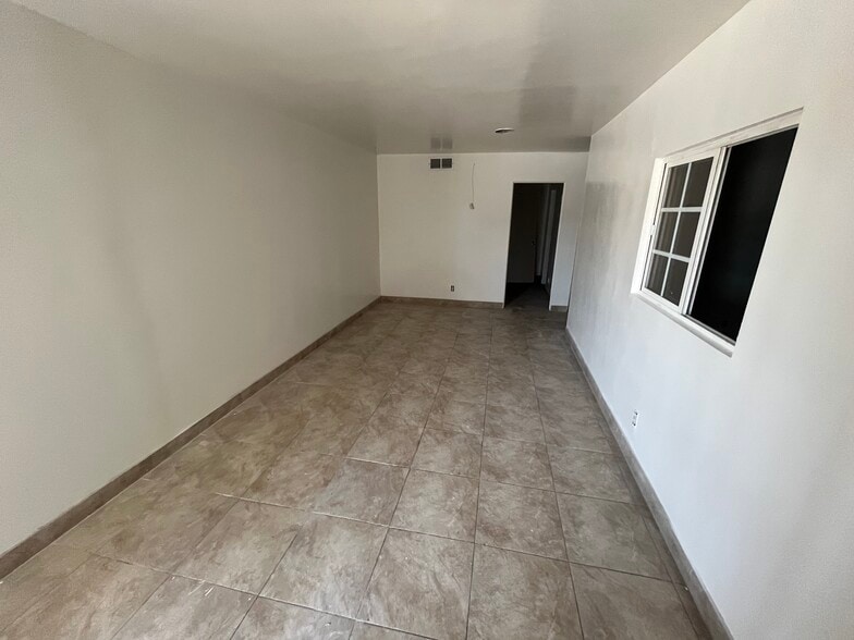 537 E Gardena Blvd, Carson, CA for lease - Building Photo - Image 3 of 12