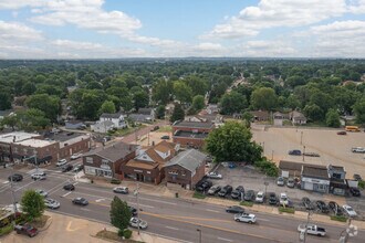 8206 Gravois Ave, Saint Louis, MO - AERIAL  map view