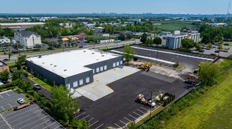 Plus de détails pour 890 Paterson Plank Rd, East Rutherford, NJ - Industriel à louer