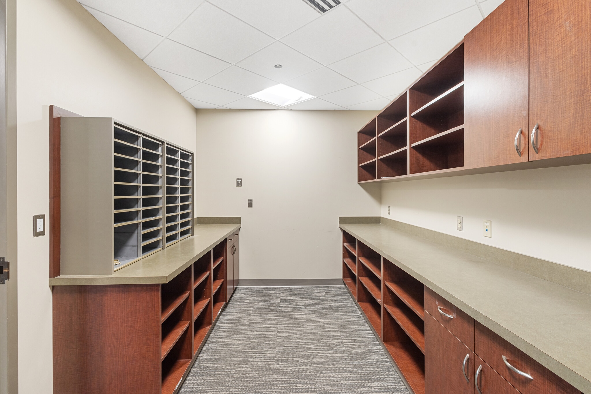 555 W Crosstown Pky, Kalamazoo, MI for lease Interior Photo- Image 1 of 20