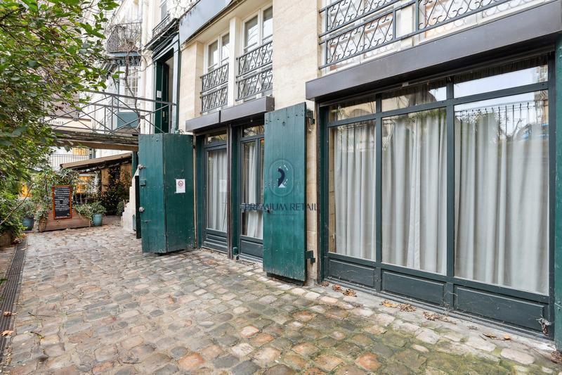 Multifamily in Paris for sale - Building Photo - Image 2 of 13
