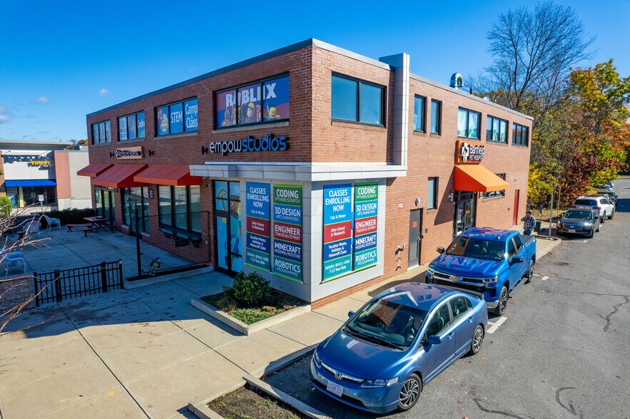 180 Needham St, Newton, MA à louer - Photo du bâtiment - Image 2 de 5