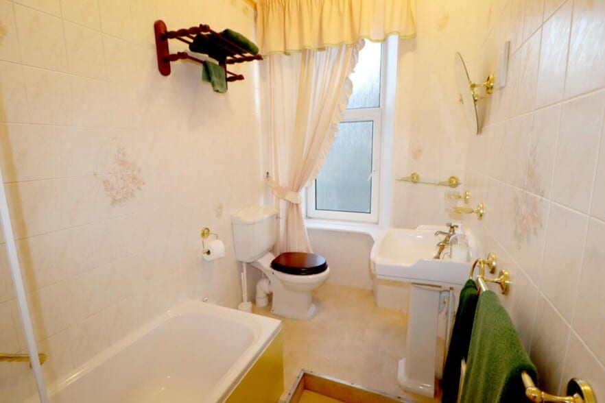 9 Matheson Rd, Stornoway for sale - Interior Photo - Image 2 of 9