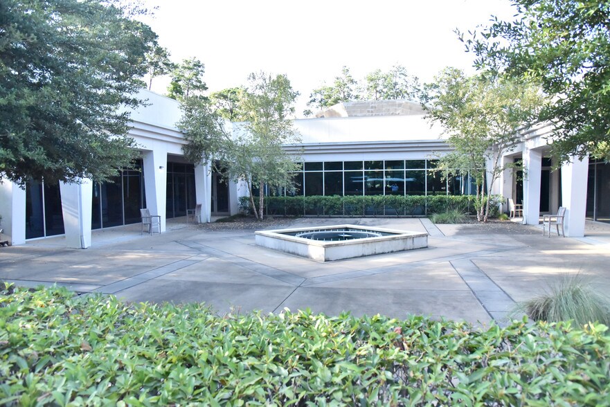 14788 Heathrow Forest Pky, Houston, TX à louer - Autre - Image 2 de 3