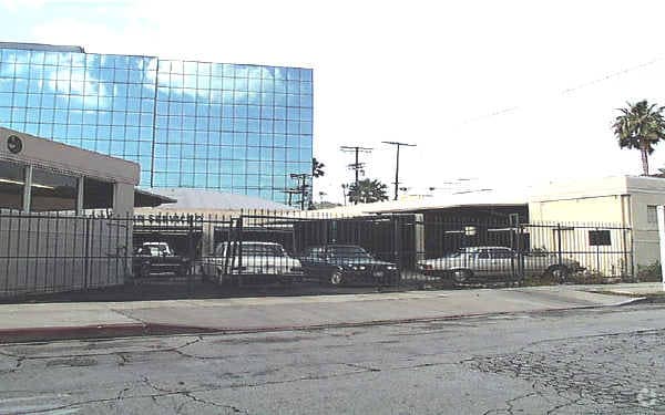4021-4029 Radford Ave, Studio City, CA for lease - Building Photo - Image 2 of 5