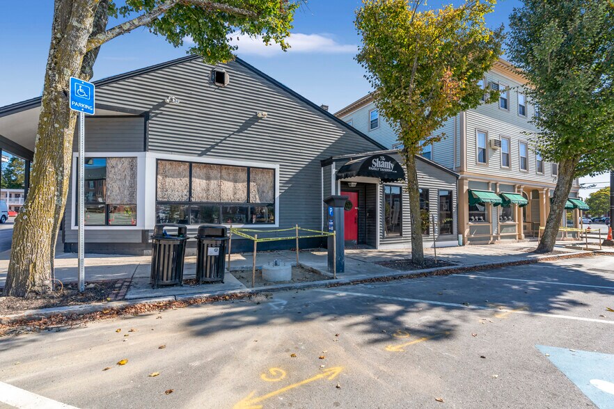 471 Central Ave, Dover, NH à vendre - Photo du bâtiment - Image 2 de 12