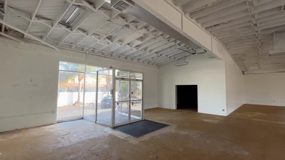 20502 Hawthorne Blvd, Torrance, CA à louer - Vidéo sur l’inscription commerciale - Image 2 de 20
