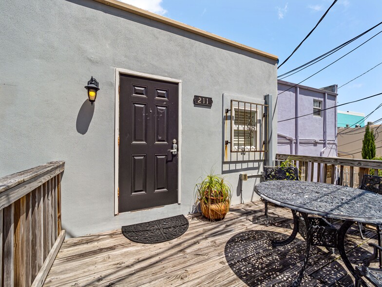 211 Orange Ave, Fort Pierce, FL for sale - Building Photo - Image 3 of 23