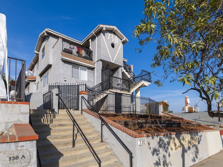 730 W 5th St, San Pedro, CA à vendre - Photo du bâtiment - Image 2 de 12