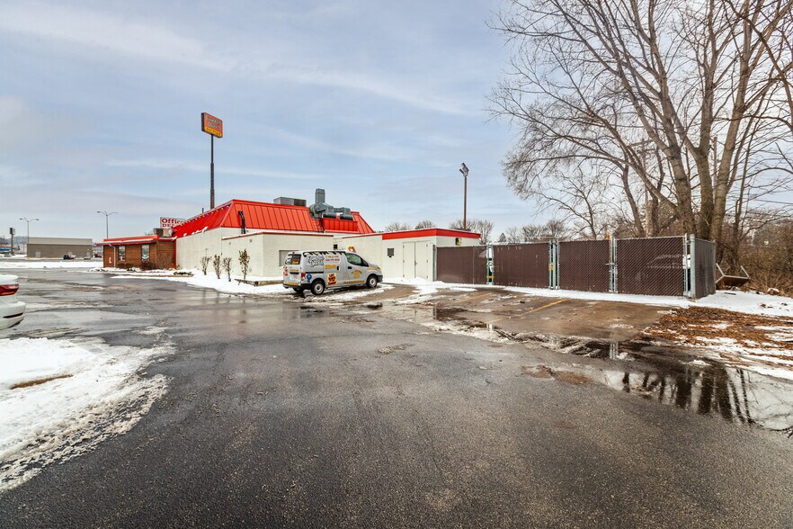 3055 State Road 16, La Crosse, WI à vendre - Photo du bâtiment - Image 2 de 19