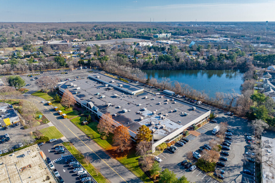 300-360 Crossways Park Dr, Woodbury, NY for lease - Aerial - Image 2 of 5