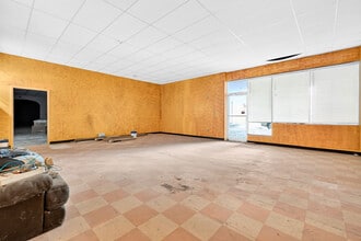 2455 Delowe Dr, Atlanta, GA à louer Photo intérieure- Image 1 de 3