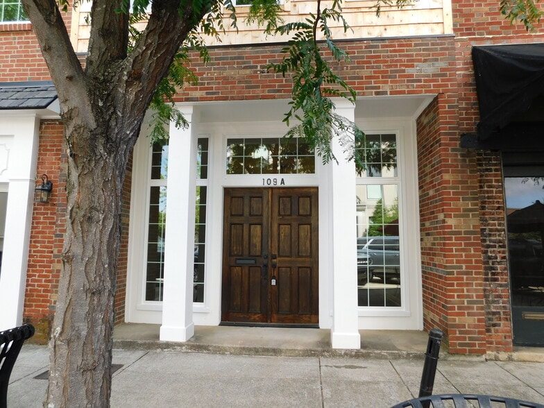 109 Public Sq, Gallatin, TN for lease - Building Photo - Image 1 of 1