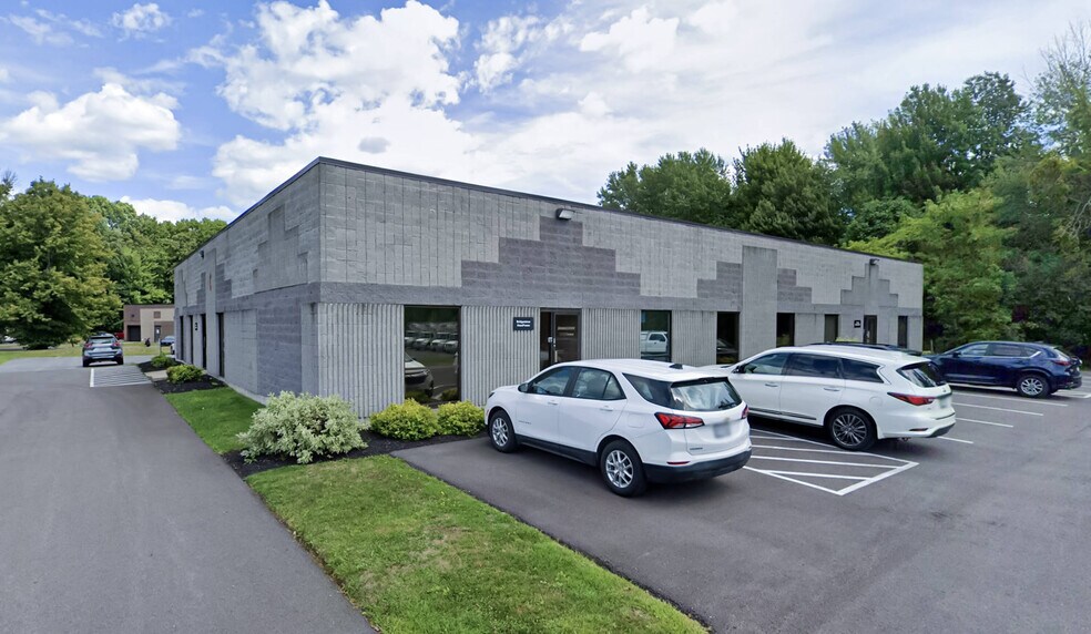 200 Gateway Park Dr, Syracuse, NY à vendre - Photo du bâtiment - Image 2 de 29