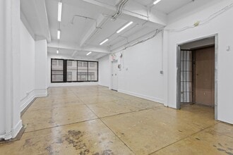 218 W 37th St, New York, NY for lease Interior Photo- Image 1 of 6