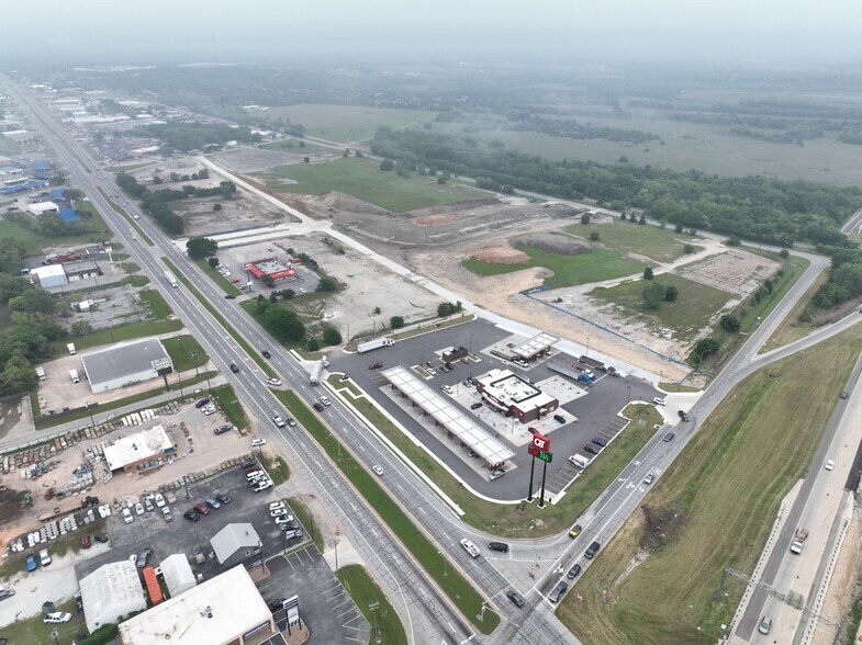 2801 Texoma Pky, Sherman, TX à vendre - Photo du bâtiment - Image 3 de 40