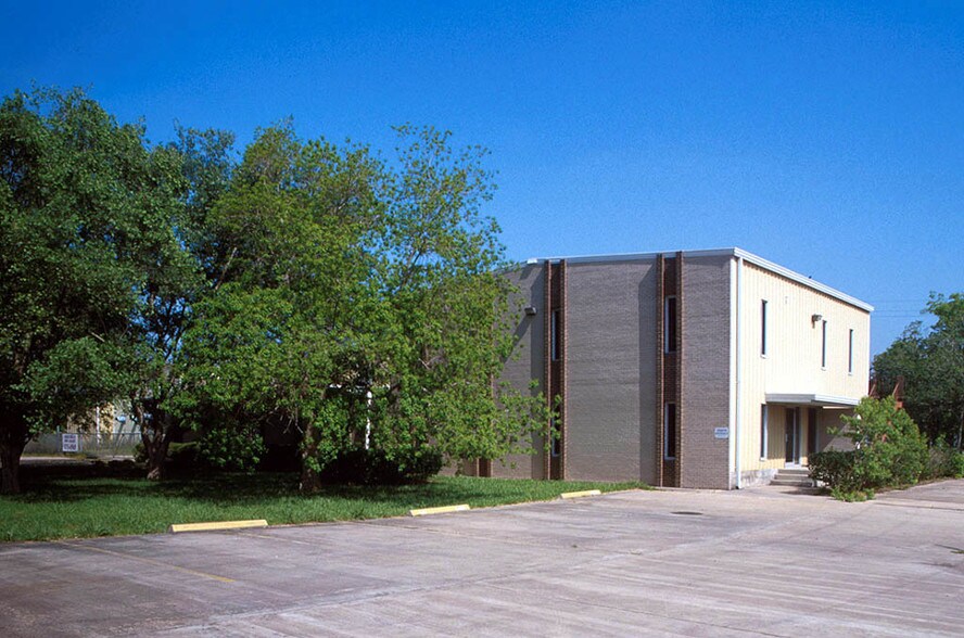 12626 W Bellfort Ave, Houston, TX à vendre - Photo du bâtiment - Image 2 de 11