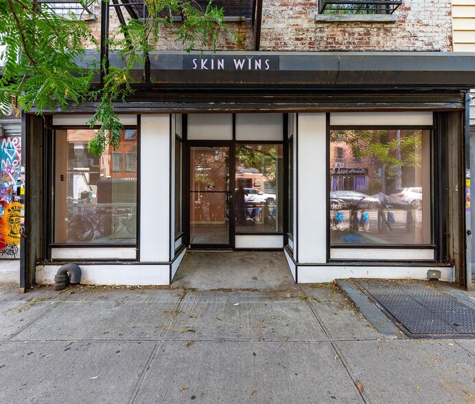 306 Grand St, Brooklyn, NY for lease - Building Photo - Image 1 of 4