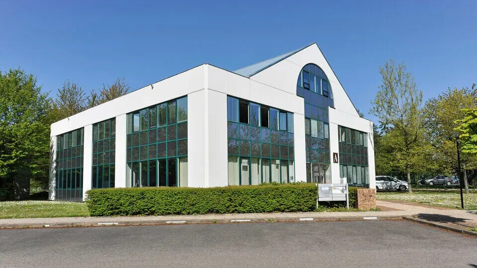 Office in Les Ulis for sale Building Photo- Image 1 of 12