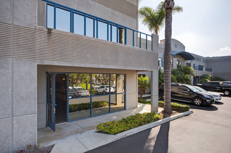 4517 Market St, Ventura, CA à vendre - Photo du bâtiment - Image 3 de 28