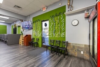 5181-5191 W Charleston Blvd, Las Vegas, NV à louer Photo intérieure- Image 2 de 7