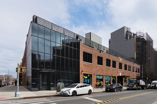 Plus de détails pour 2351 Bedford Ave, Brooklyn, NY - Bureau/Médical, Bureau/Commerce de détail à louer