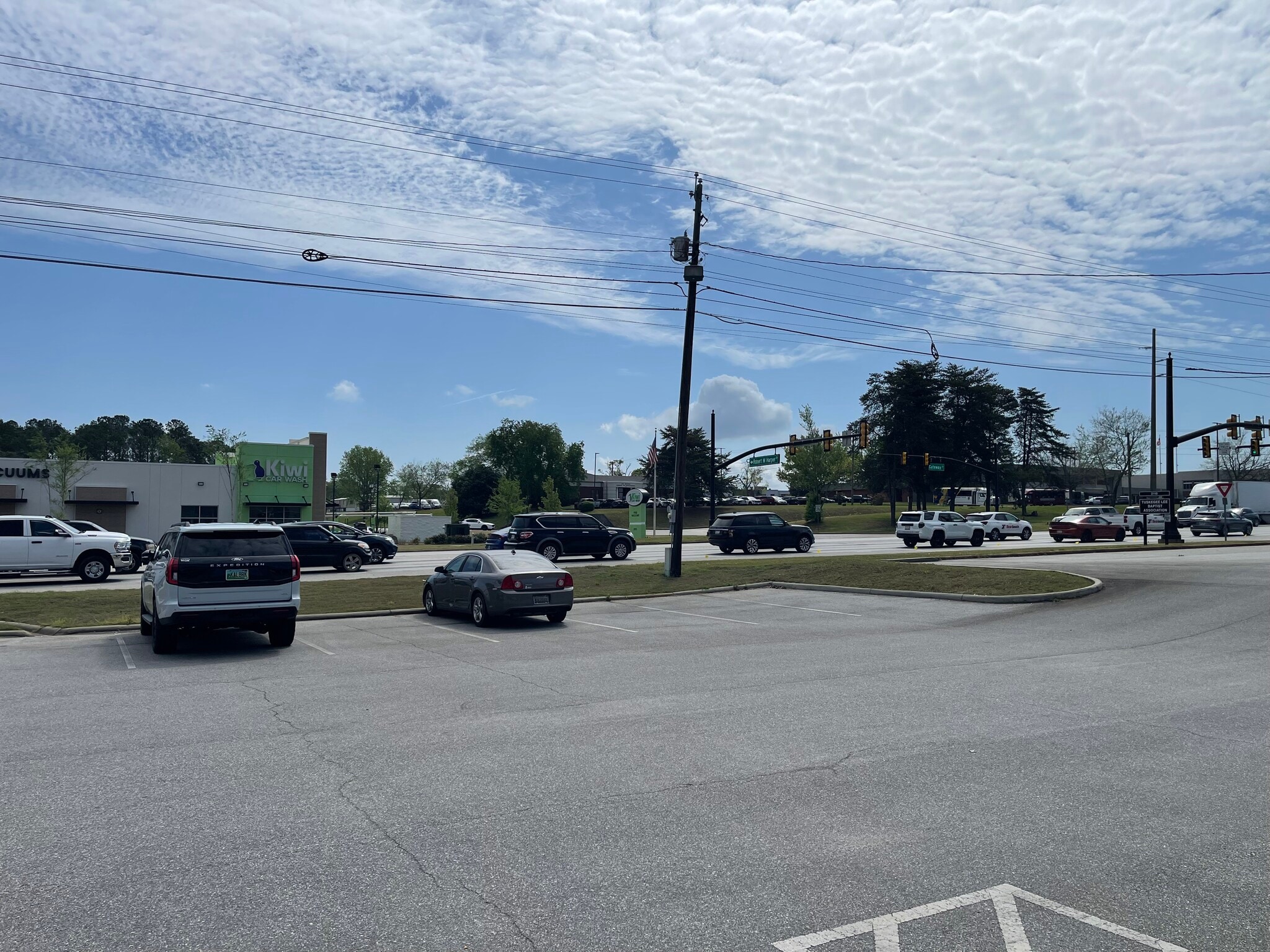 2108 Gateway Dr, Opelika, AL for lease Building Photo- Image 1 of 2