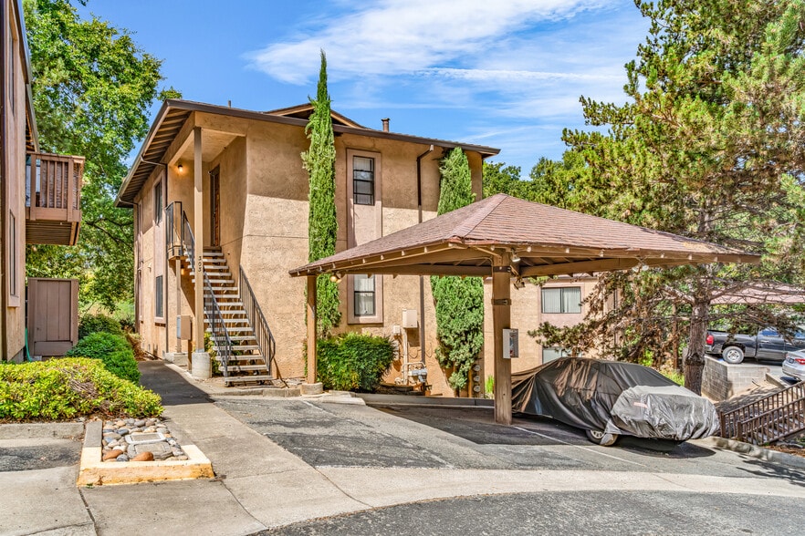 301 Country View Ln, Pleasant Hill, CA for sale - Building Photo - Image 2 of 20