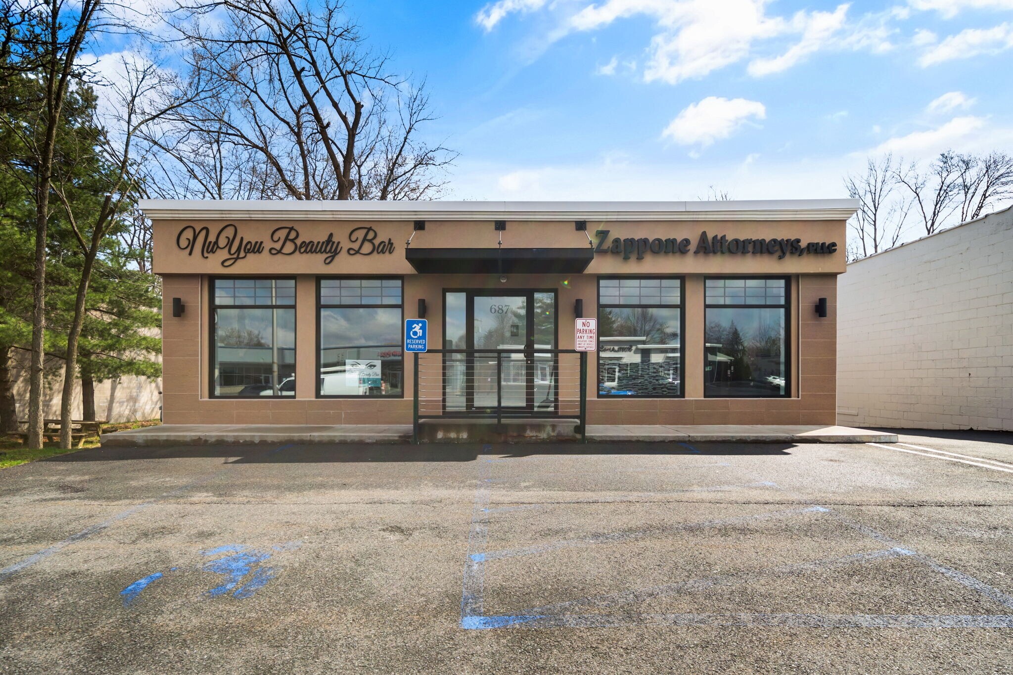 687 New Loudon Rd, Latham, NY à vendre Photo principale- Image 1 de 18