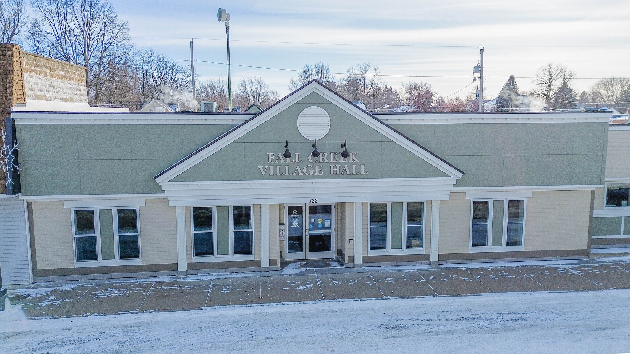 122 E Lincoln Ave, Fall Creek, WI à vendre Photo du bâtiment- Image 1 de 25