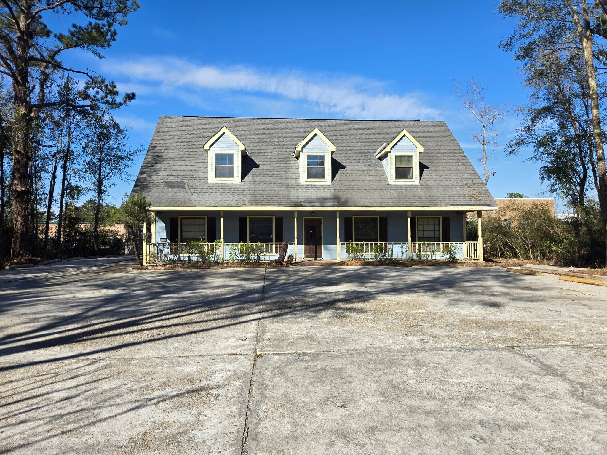 107 Galeria Blvd, Slidell, LA for sale Primary Photo- Image 1 of 8