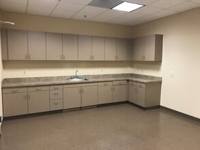 2001-2003 Commerce Park Dr, Annapolis, MD for lease Interior Photo- Image 1 of 6