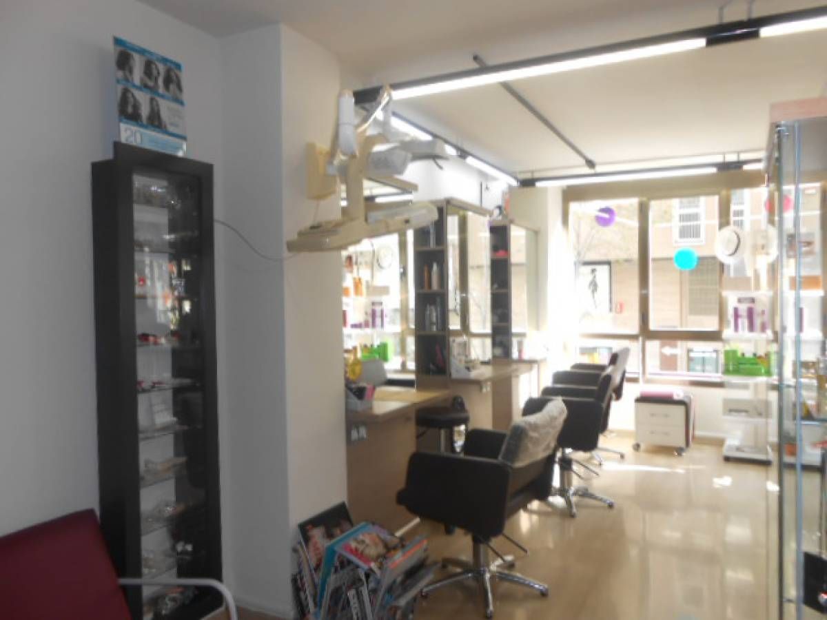 Retail in Manresa, Barcelona for lease Building Photo- Image 1 of 6