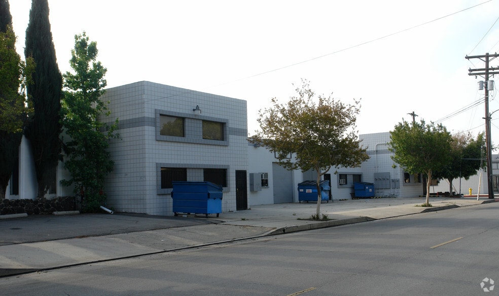 7800 Gloria Ave, Van Nuys, CA for sale - Building Photo - Image 3 of 4