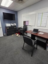 264 Main Plz, Lincoln, NH for lease Interior Photo- Image 1 of 9