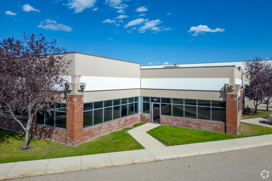 2886 Sunridge Way NE, Calgary, AB for lease - Building Photo - Image 2 of 5
