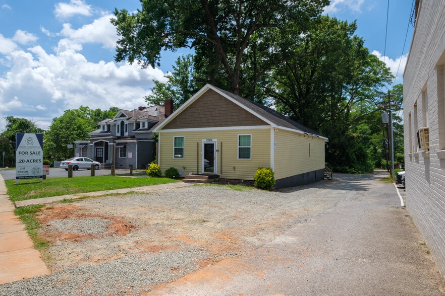 709 Louise Ave, Charlotte, NC for sale - Building Photo - Image 3 of 4