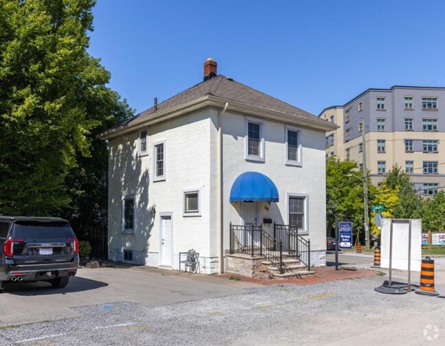 49 Lake St, St Catharines, ON à vendre Photo principale- Image 1 de 1