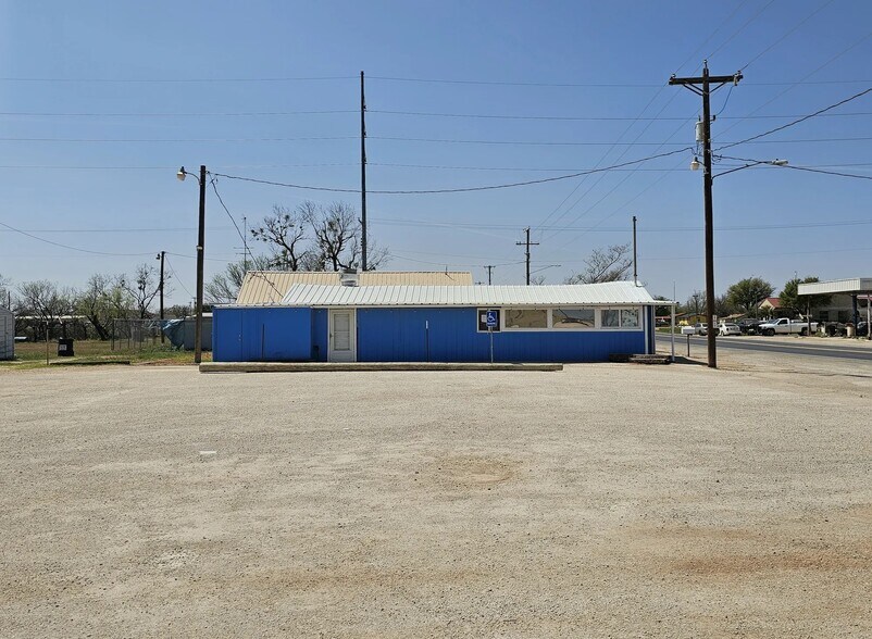 735 Avenue E, Hawley, TX à vendre - Photo du bâtiment - Image 3 de 11