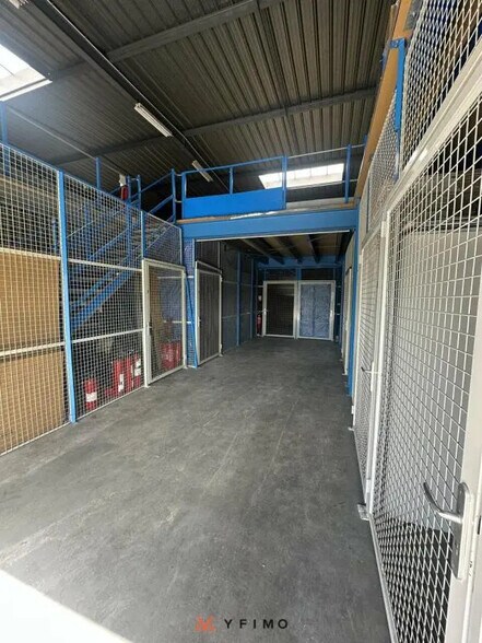 Flex in SAINT-OUEN-L'AUMONE for lease - Interior Photo - Image 2 of 3