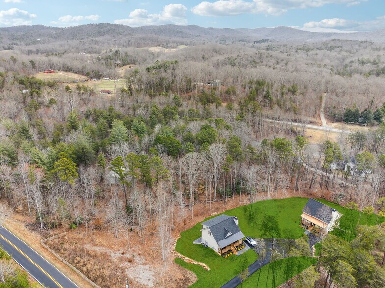 1300 Preacher Campbell Rd, Clarkesville, GA à vendre - Photo du bâtiment - Image 2 de 130